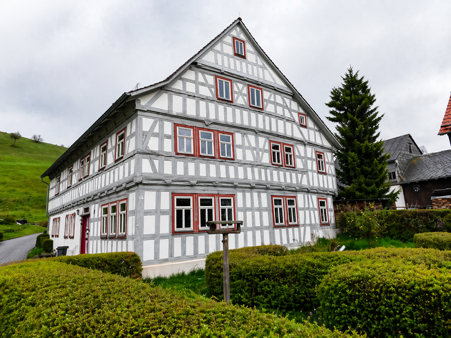 Saniertes Fachwerkhaus — Referenzobjekt Waldhelm